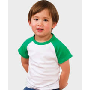 Remera SPUN ranglan NIÑO blanca con Verde Talle 10